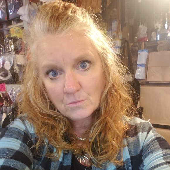 Meet your Posher, Carla - Picture 5 of 5